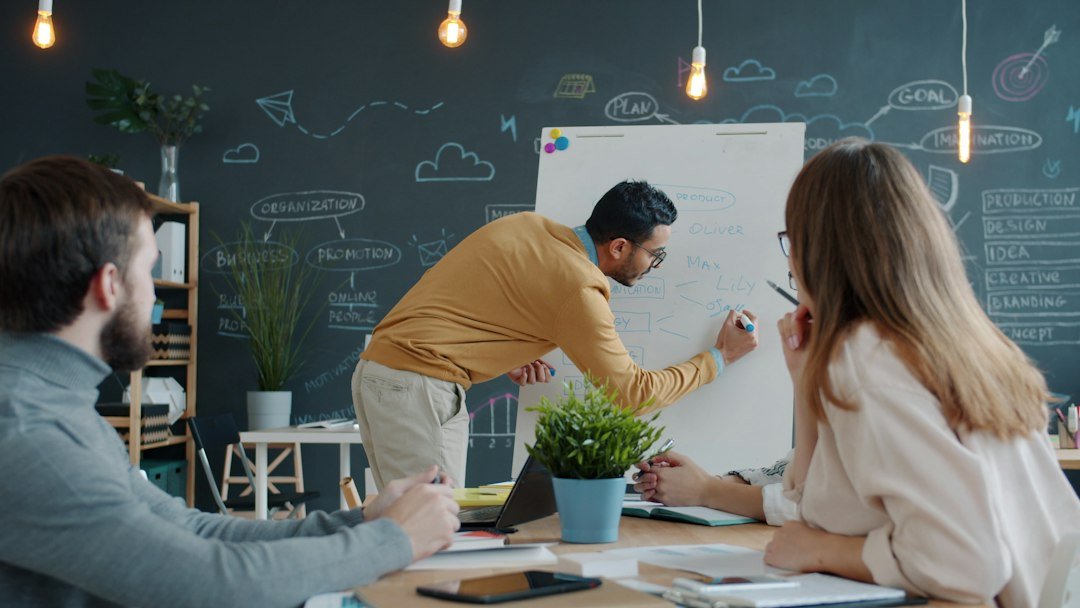 découvrez l’apprentissage en développement commercial : missions, compétences clés et perspectives de carrière pour réussir dans la vente et la croissance des entreprises.